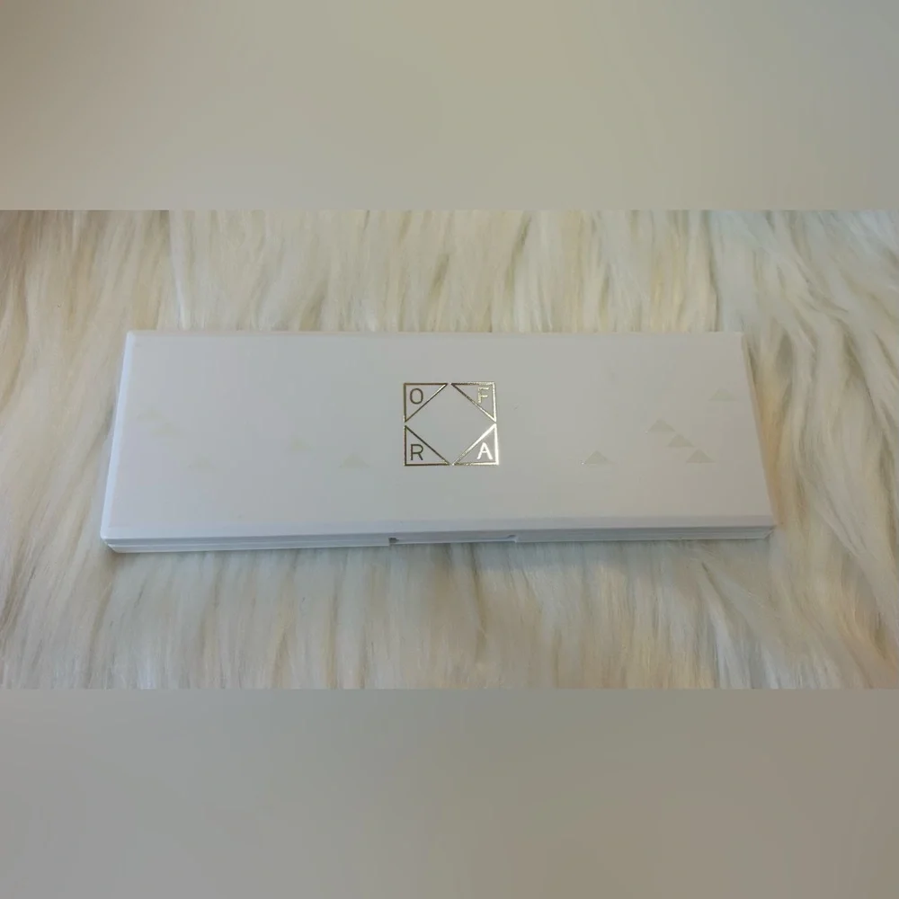 NWOB OFRA Signature Eyeshadow Palette: Empowered